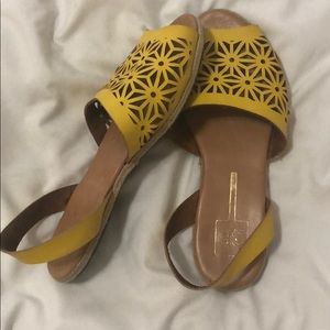 Cutest yellow sandals